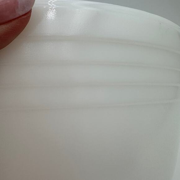 Vintage White Milk Glass Ribbed White Mixing Bowl 8.5" Hamilton Beach - Picture 2 of 6